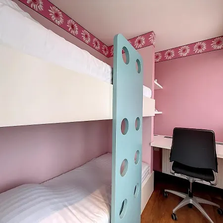 Long With Sauna And Garage Apartament *
