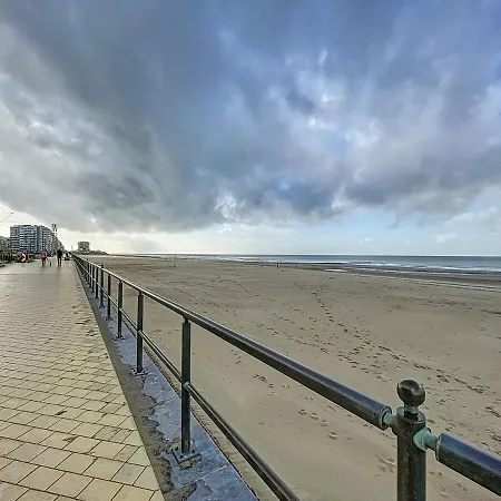 Long With Sauna And Garage Apartment *