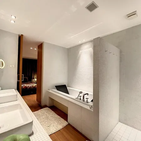 Long With Sauna And Garage Apartamento