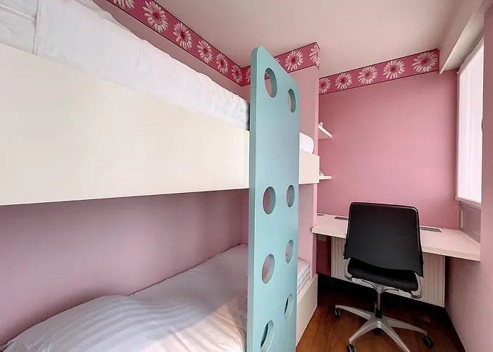 Long With Sauna And Garage Apartment *