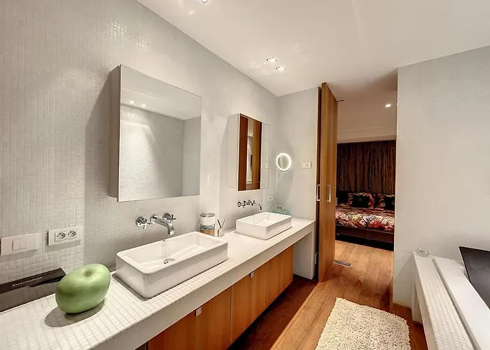 Long With Sauna And Garage