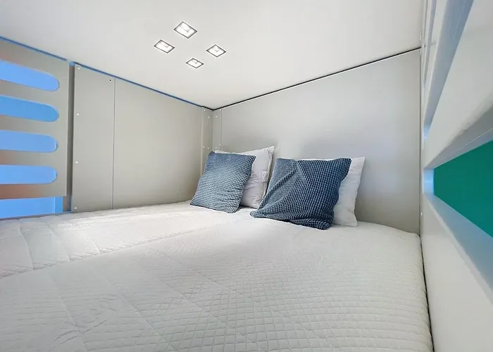 Long With Sauna And Garage Apartment *